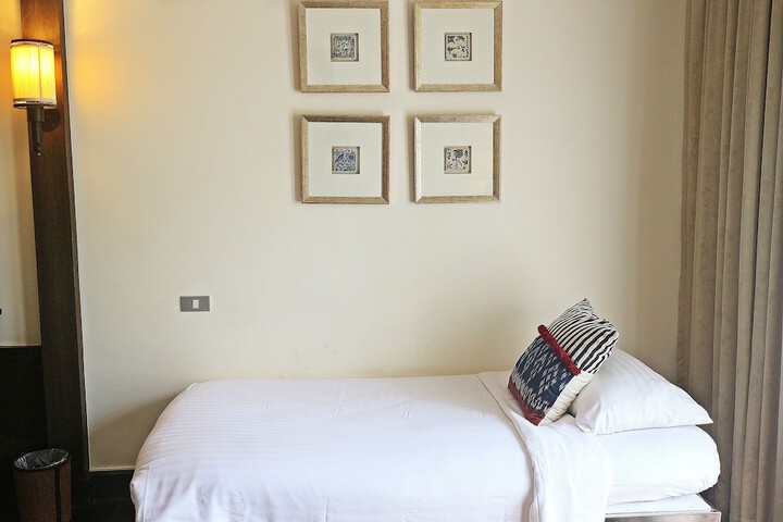 Room 18 of 144