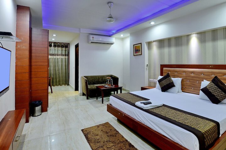 Room 10 of 31