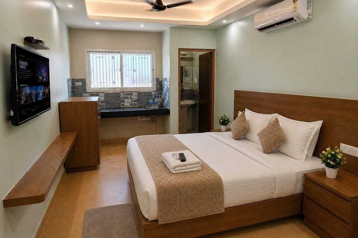 Room 10 of 16
