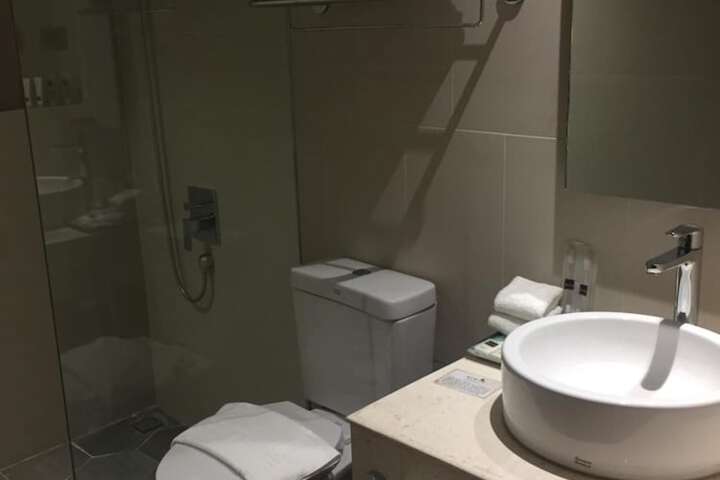 Room 18 of 31
