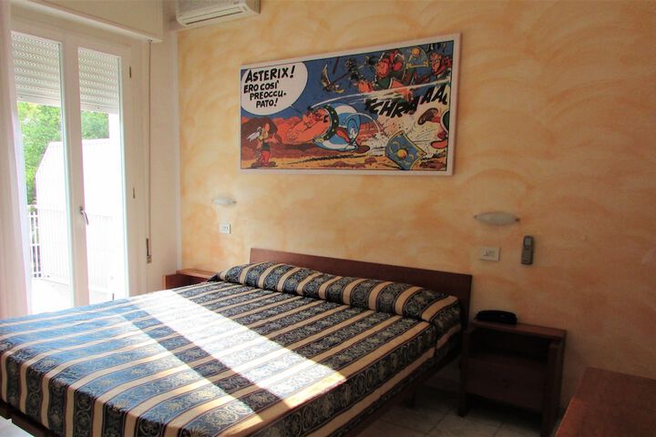 Room 17 of 36