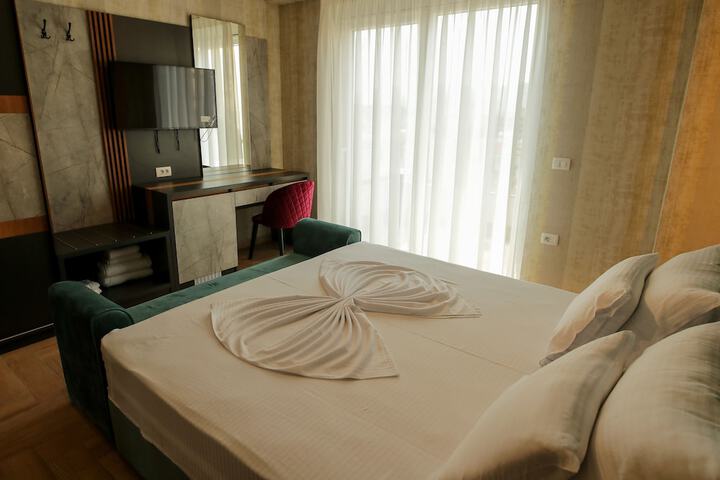Room 3 of 11