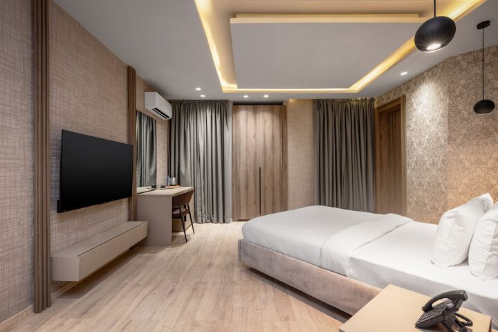 Room 5 of 34