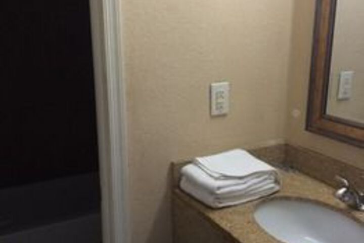 Room 4 of 14