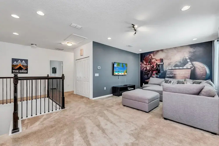 Room 13 of 24