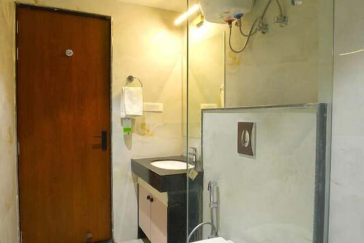 Room 48 of 64
