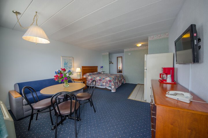 Room 3 of 25