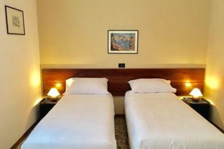 Room 123 of 499