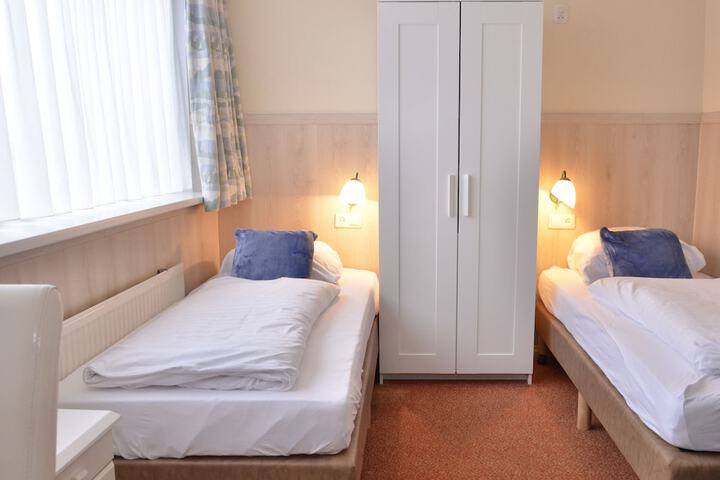 Room 17 of 35