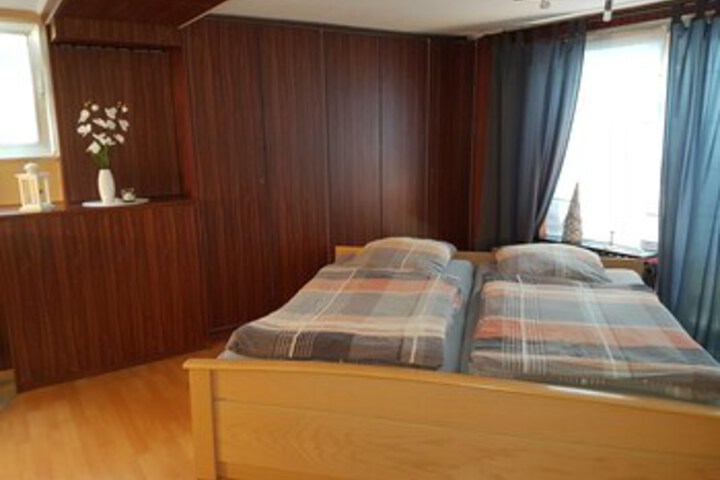 Room 10 of 11