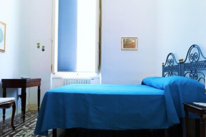 Room 9 of 9