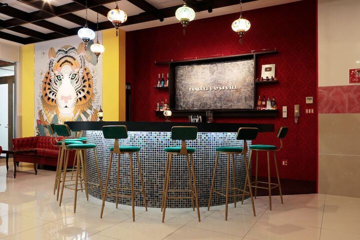 Lounge 121 of 149