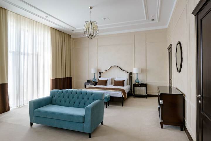 Room 3 of 32