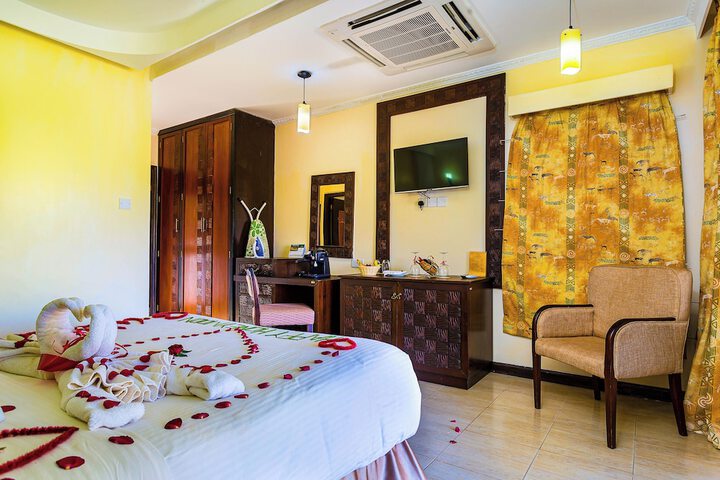 Room 4 of 43