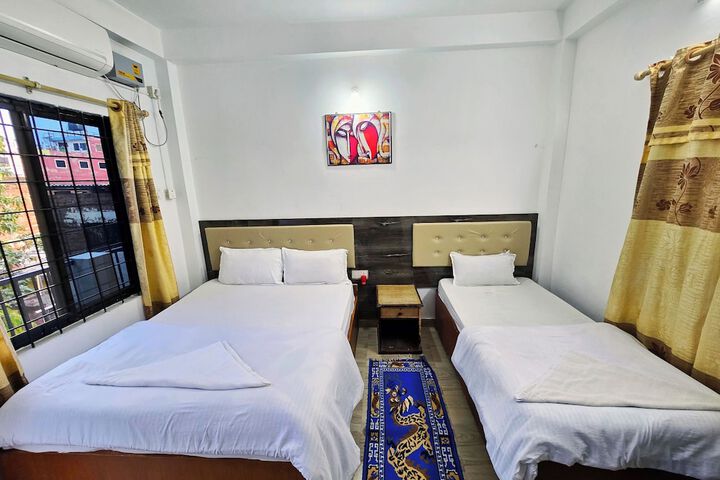 Room 4 of 19