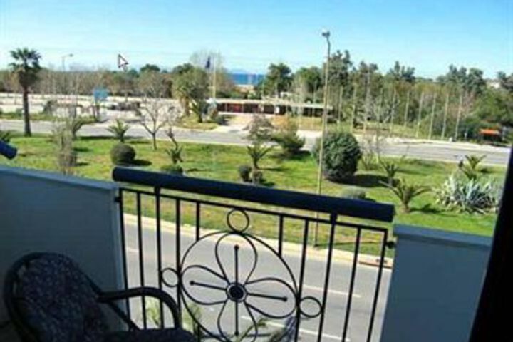 Plaza Non-Smoking Hotel