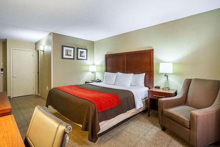 1 King Bed (4 of 11)