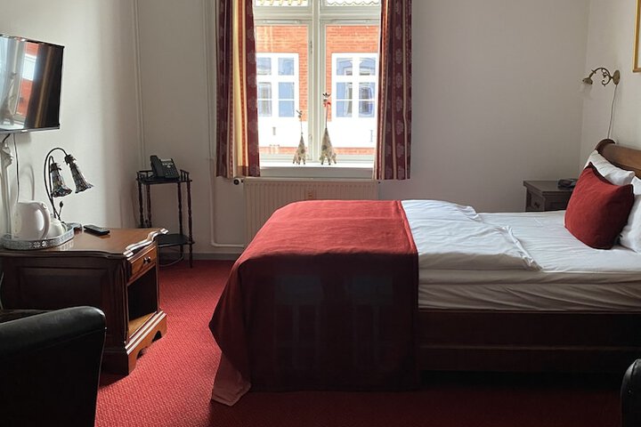 Room 89 of 214