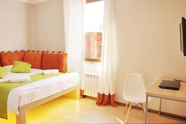 Room 4 of 36