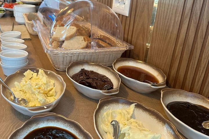 Breakfast/Coffee Service 88 of 120