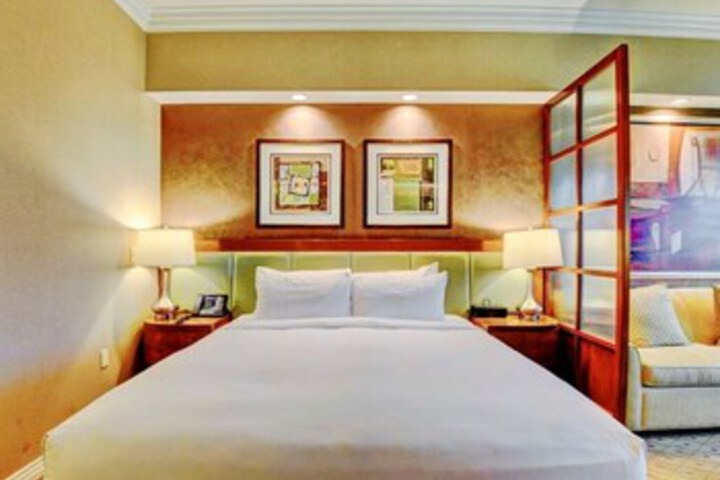 Room 34 of 40