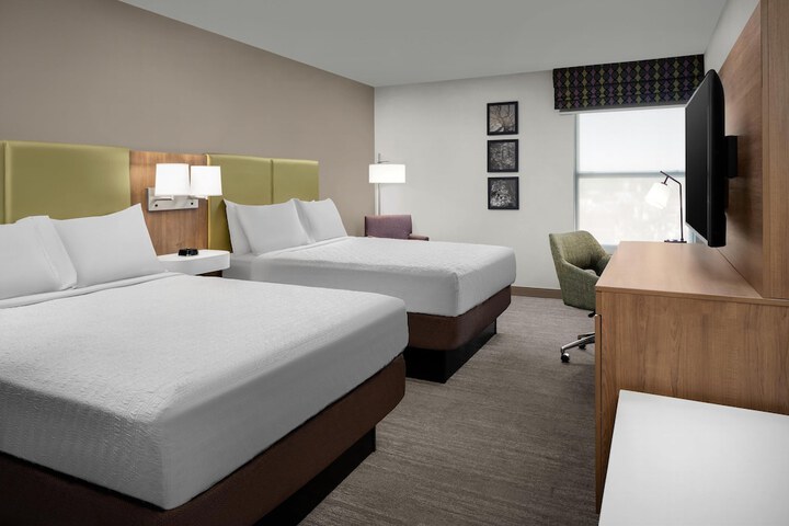 Room 13 of 34
