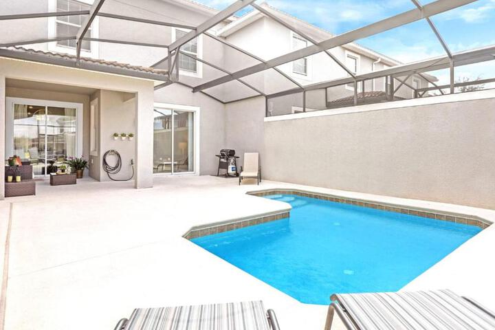 Photo of ChampionsGate Family Home w Private Pool and BBQ