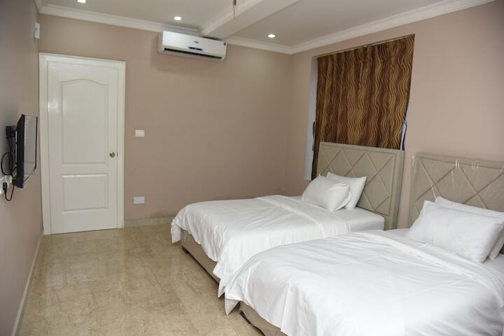 Room 6 of 19