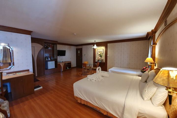 Room 5 of 48
