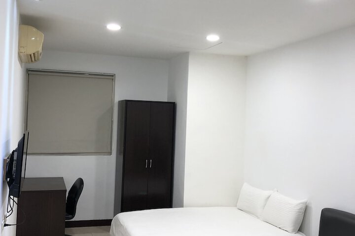 Room 4 of 56
