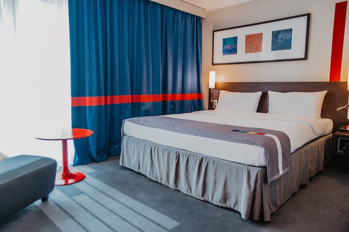 Room 37 of 137
