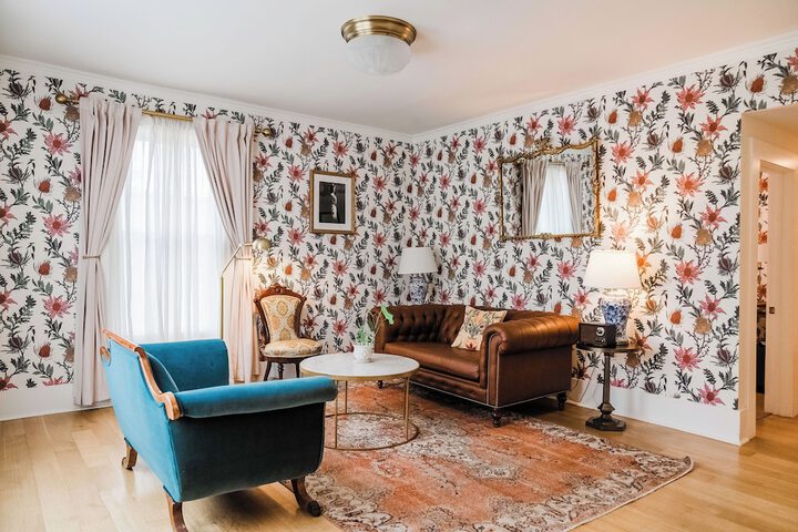 1 Queen Bed (2 of 19)
