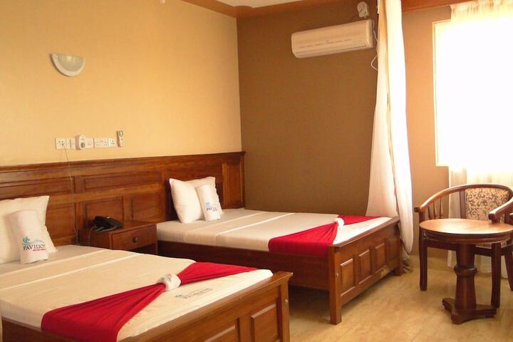 Room 13 of 40