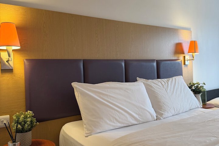 Room 2 of 29