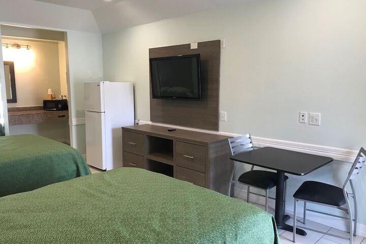 Room 13 of 26