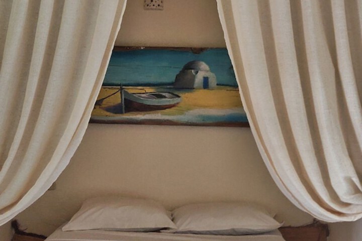 Room 7 of 62