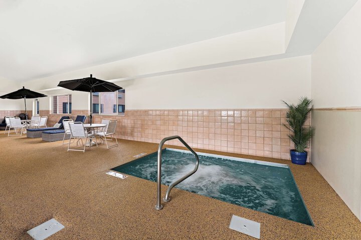Pool 29 of 38