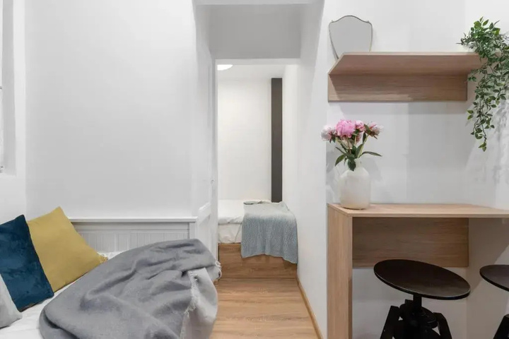 Room 3 of 10