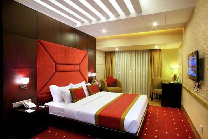 Room 4 of 30