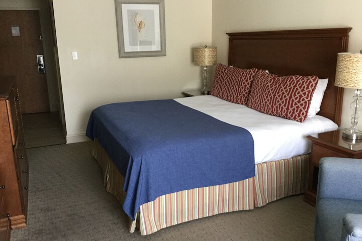 Room 6 of 169