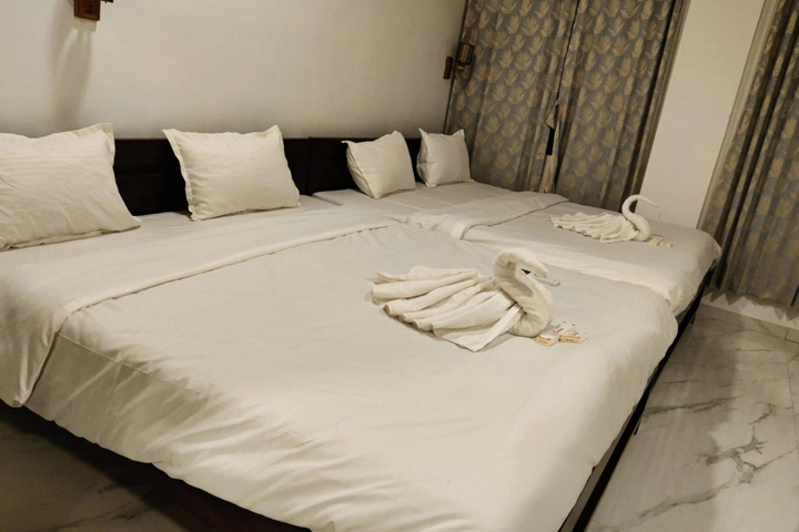Room 4 of 42