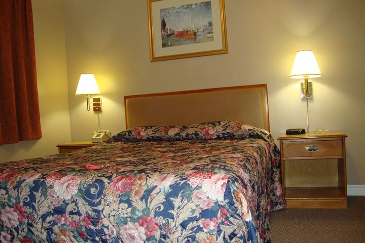 Room 4 of 24