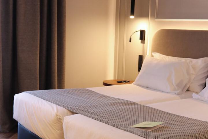 Room 10 of 34