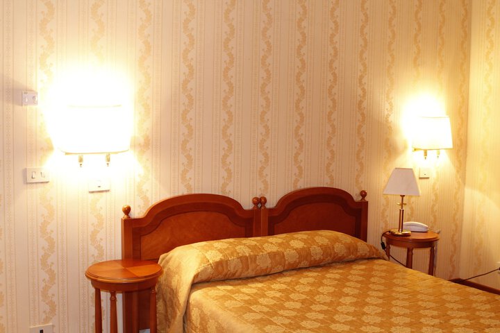 Room 11 of 45