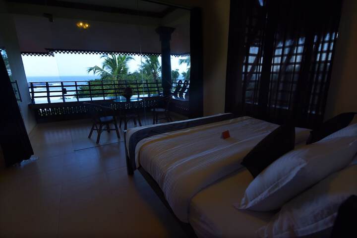 Room 10 of 31