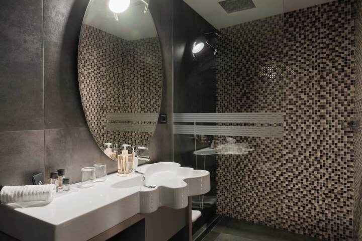 Bathroom Interior Photo