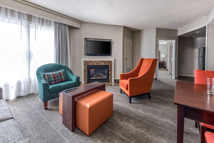2 Queen Beds 1 Bedroom Suite (22 of 52)