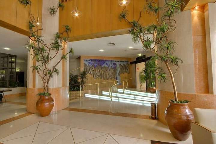 Guest Lobby