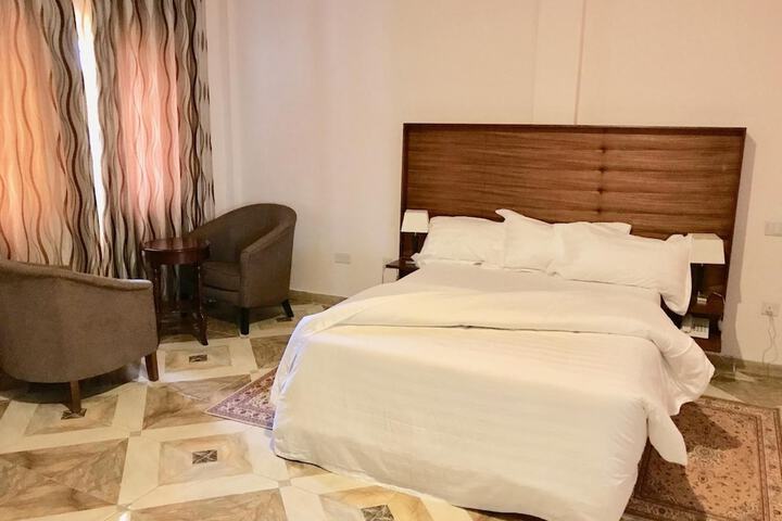 Room 19 of 100