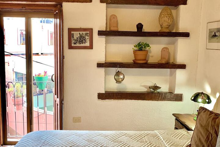 Room 25 of 66